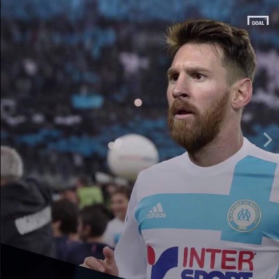 Messi 'posando' con las camisetas de los más grandes del mundo