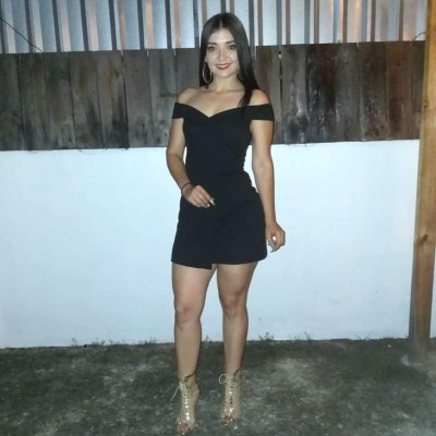 ¡Preciosa modelo le roba el corazón a mundialista hondureño en Sudáfrica 2010!