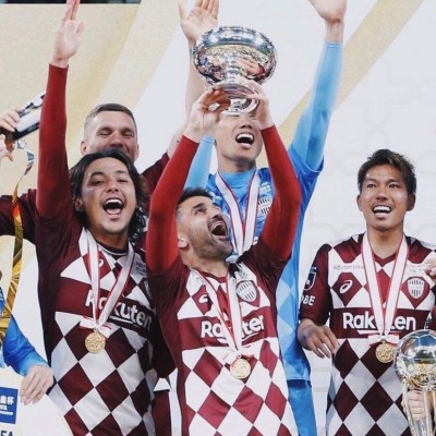 Emotiva despedida: David Villa se retira del fútbol siendo campeón en Japón y junto a Iniesta