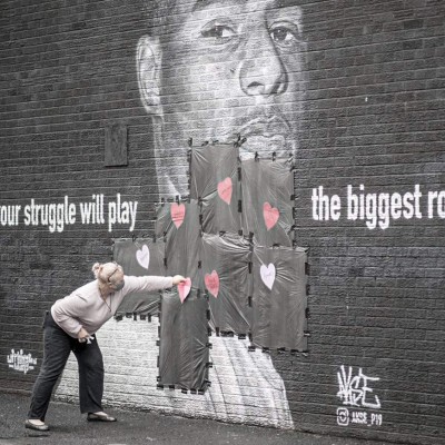 Vandalismo e insultos: Los deplorables mensajes y agresiones de hinchas ingleses tras perder la Eurocopa