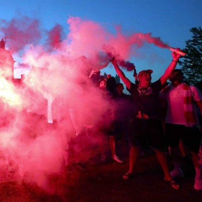 FOTOS: Así fue el brutal festejo de los hinchas del Liverpool tras conquistar la Premier League