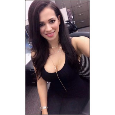 FOTOS: Así es la sexy locutora hondureña que se desnudó por la selección