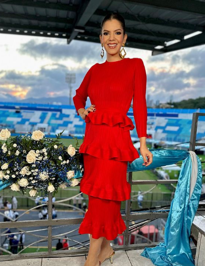 ¡Levantan suspiros! Presentadoras hondureñas derrochan talento y belleza en los 202 años de Independencia