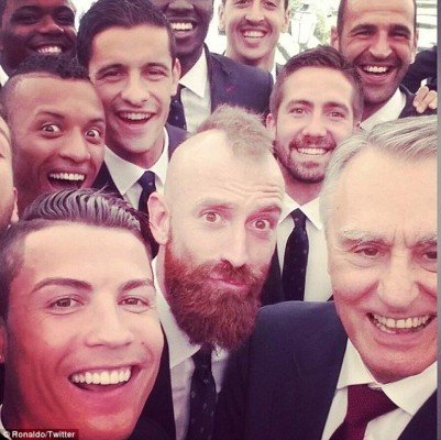 FOTOS: Así ha hecho Cristiano Ronaldo del Selfie una moda mundial