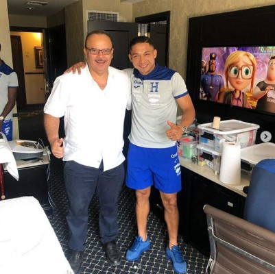 ¡El momento cuando rapan a Rubio! Un vistazo al interior de la Selección de Honduras