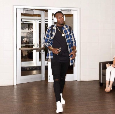 ¡Opulencia! Los looks de Alberth Elis cuando llega al estadio de Dynamo