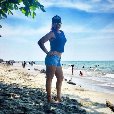 Waldina Mejía, la bella 'colocha' que celebra la 12 del Real España