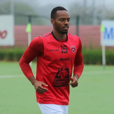 ¿Seguirá Alex López? Posibles fichajes en Alajuelense y movimientos tras salir campeones