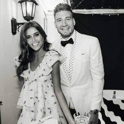 Conoce a Philine Roepstorff, la infartante novia de un futbolista europeo que se tatuó su apodo