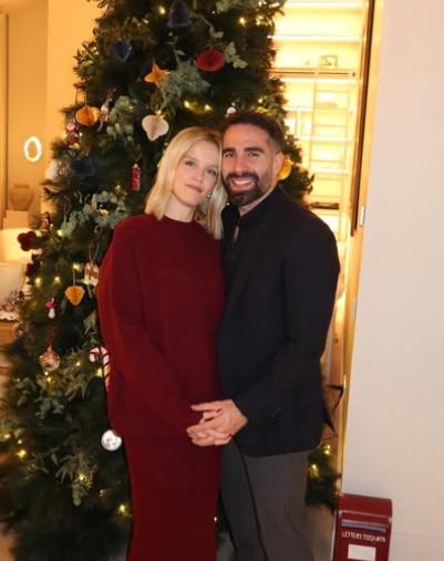 Futbolistas del Real Madrid festejan la Navidad con sus espectaculares novias y el mensaje de Florentino Pérez