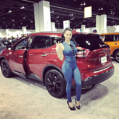 FOTOS: Así es la sexy locutora hondureña que se desnudó por la selección