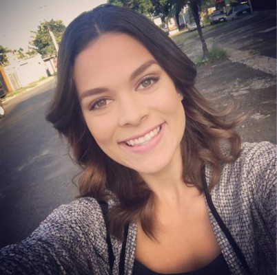 Jennifer Segura, la hermosa periodista tica aficionada al equipo del 'Ro-Ro'