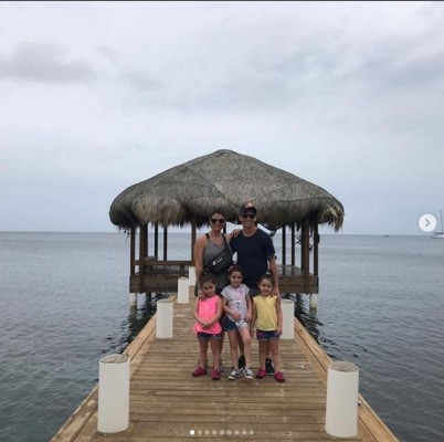 Olimpista Matías Garrido vacaciona en Roatán y comparte con niños de esa ciudad