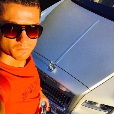 Cristiano Ronaldo presume de sus autos en Instagram