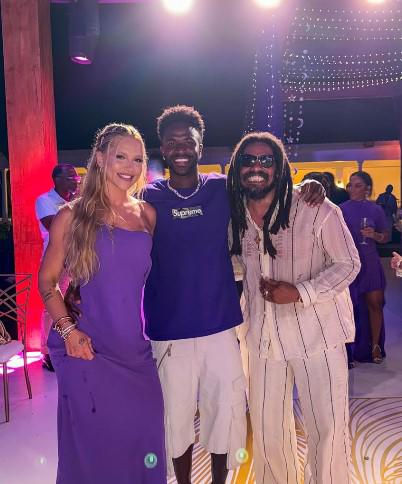 Vinicius despide las vacaciones con un fiestón antes de volver al Real Madrid