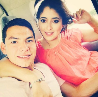 ¡Es ella! Así es la esposa que tiene suspirando al mexicano 'Chucky' Lozano