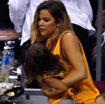 Las Kardashians, las sexis aficionadas que le van a Cavaliers en final de NBA