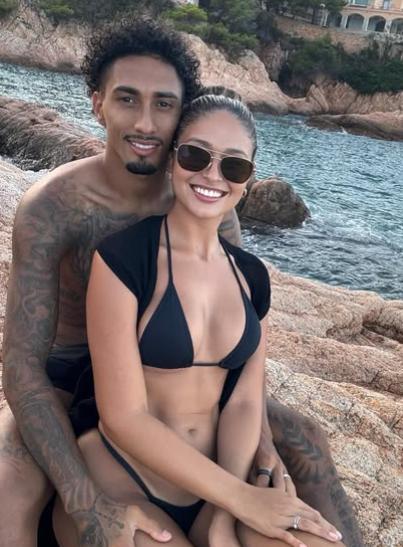 La 'humilde' cena de Raphinha con su esposa en sus días libres en Brasil: Esperaba algo romántico