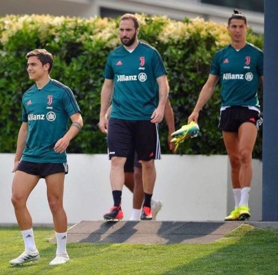 De tener un tremendo físico a 'gordos': Los futbolistas que subieron de peso en la cuarentena