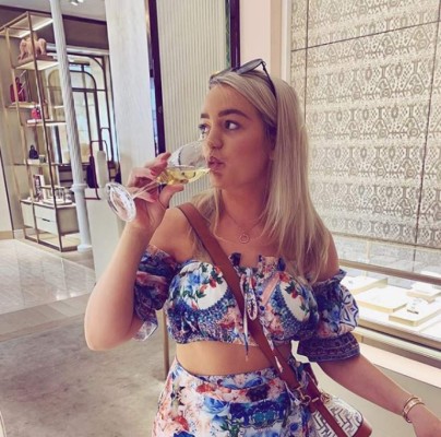 Con jeans rotos y gorra: La informalidad del portero de la selección de Inglaterra en su boda