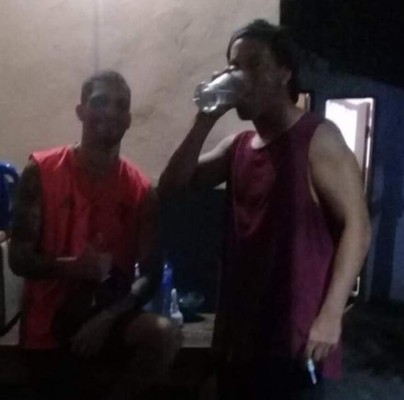 Caso Ronaldinho: Revelan nuevas fotografías del brasileño en la prisión el 'Cuadrilátero'