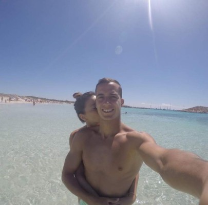 Así fue la romántica pedida de mano de Lucas Vázquez a su novia