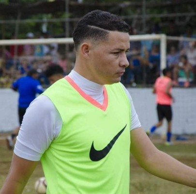 Un goleador y dos entrenadores se suman legión hondureña en Centroamérica