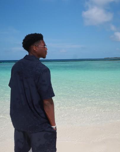 Mbappé y su mejor amigo se soltaron con Bad Bunny; Endrick festeja en exótico país y Vinicius sorprende