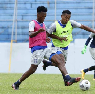 Mercado: Real España y Motagua alistan trueque, compran a legionario y club quiere a Félix Crisanto