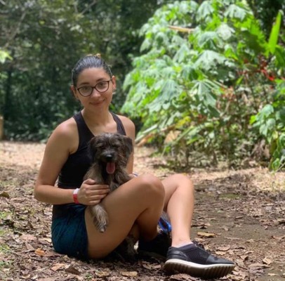 Fotos: Así es la ingeniera y bella hermana del portero costarricense Keylor Navas