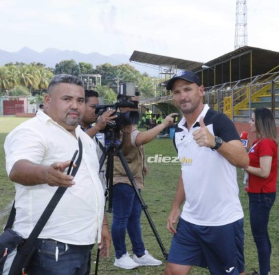 ¡Unas libras menos y poco pelo! Así lucía 'Palomo' Rodríguez a su arribo a Honduras en 2010