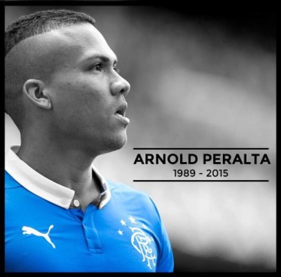 Imágenes del emotivo mesaje a Peralta en el estadio del Rangers