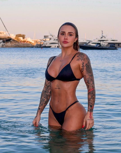 ¡Nueva novia! La preciosa rubia que tiene ‘babeando’ a un crack del Real Madrid: “Te amo, bebé”