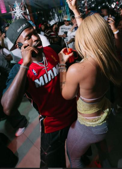 Vinicius despide las vacaciones con un fiestón antes de volver al Real Madrid
