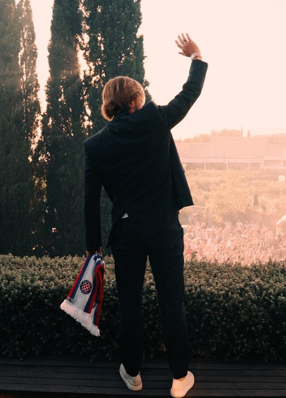 Rakitic se aburrió de Arabia Saudita y fue presentado por su nuevo equipo: brutal bienvenida para el croata