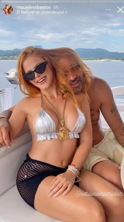 ¡La última de Adriano! Festejó su cumpleaños con una amiga y olvida a su esposa: “Envíame los papeles del divorcio”