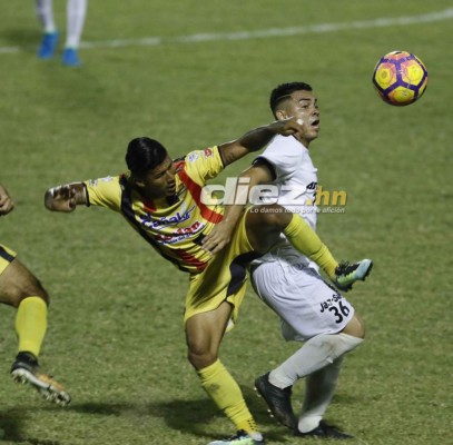 CURIOSO: La camisa de Alexander Aguilar, las gradas del Morazán y Castellón&nbsp;&nbsp;