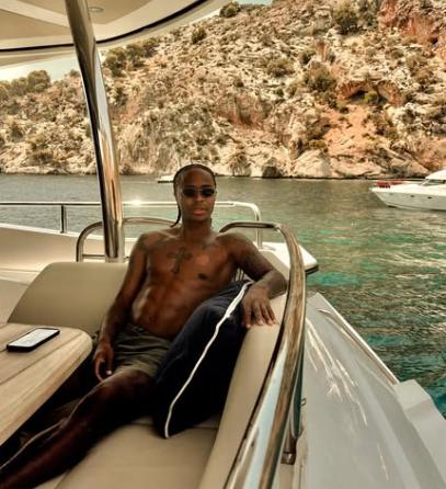 Sterling rompió con el Chelsea y 'obliga' a su nuevo club de entrenar en el extranjero: No es justo, es eludir la ley