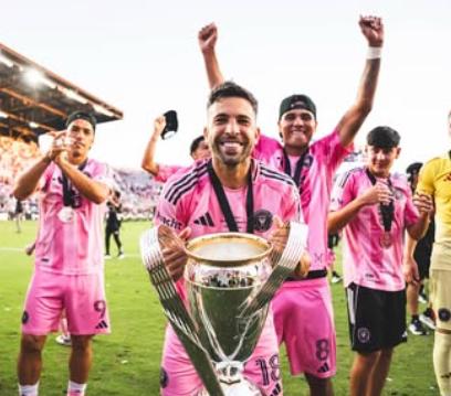 Ganó el Mundial y se retiró con 31 años: las figuras que se despidieron del fútbol en 2025