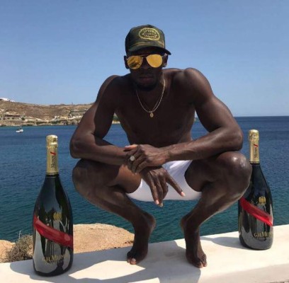 Las vacaciones ardientes y de lujo de Usain Bolt con su novia en un yate
