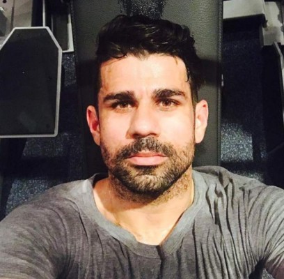 Encuentran fotos íntimas de Diego Costa y Gabriel Jesús con la misma mujer en una biblia