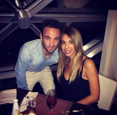 Fanny Lafon, novia de Valbuena, se ha convertido en su consuelo en pleno escándalo