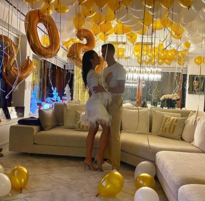 ¡Fiesta de Neymar y Cristiano, beso de Messi! Así recibieron el 2021 los grandes futbolistas del planeta