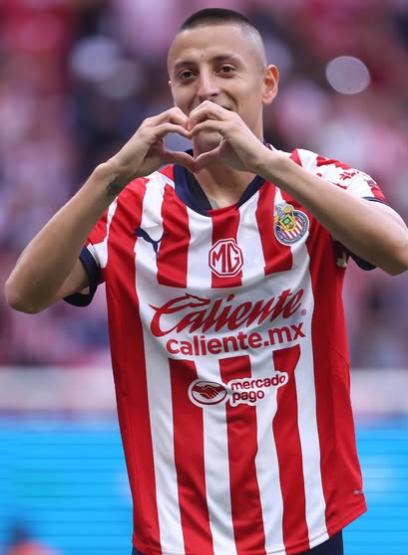 Modelo colombiana se le declara a una figura de México: “Me gustaría mucho conocerlo; por usted hago lo que sea”