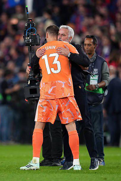 Mbappé sepultó al Barça, locura de Mou y perdonaron a Lamine; el penal que no pitaron