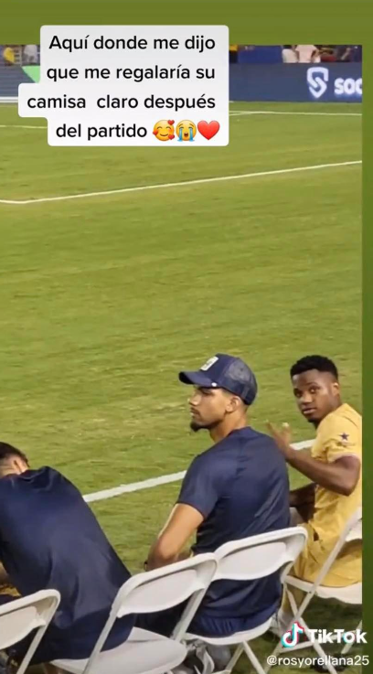 ¡Qué belleza! Así es la aficionada hondureña que logró llevarse la camiseta de Ansu Fati, delantero del Barcelona