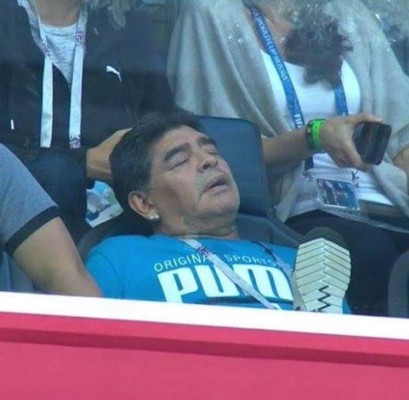 Lo que no se vio en TV: La fría celebración de Sampaoli con Messi y el show de Maradona en las gradas