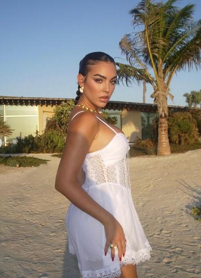 Luce irreconocible: El impactante cambio de “look” de Georgina Rodríguez; ahora es una rubia de oro