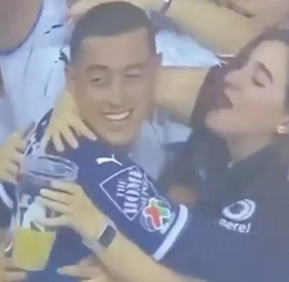 Aficionada de Monterrey se hizo viral por abrazar a Funes Mori y revela cómo huele el delantero