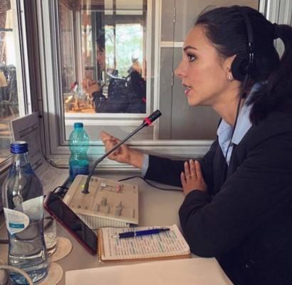 ¡Preciosura! Así es la sexi traductora de Ribéry y otras grandes figuras del fútbol